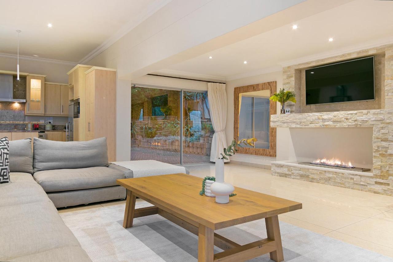 קייפטאון Luxury Serviced Mountain Villa In Constantia מראה חיצוני תמונה